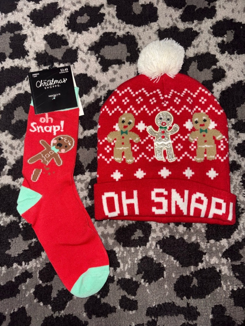 “Oh Snap” gingerbread hat.